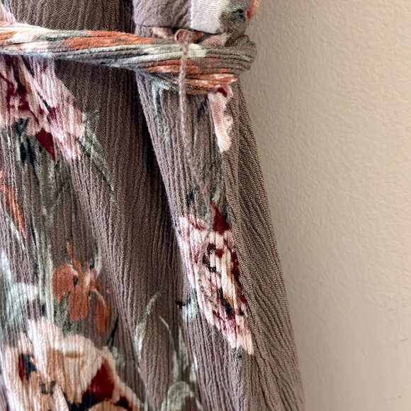 Floral Maxi Dress - Picture 5 of 9